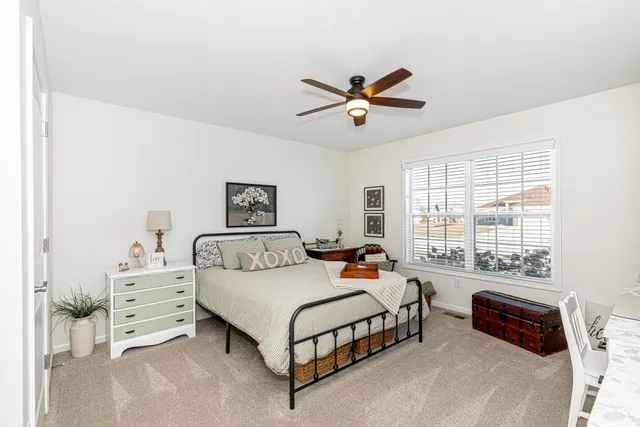 $364,900 | 10940 Fenton Cove, Roanoke, IN 46783