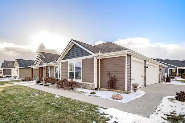 $364,900 | 10940 Fenton Cove, Roanoke, IN 46783