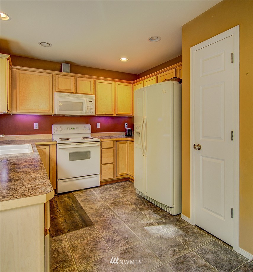 18316 8th Avenue Southeast Bothell, WA 98012 - Photo 11 of 25 Gallery Image 11