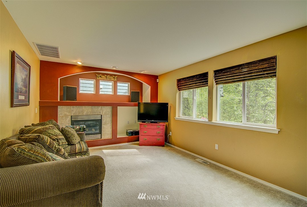 18316 8th Avenue Southeast Bothell, WA 98012 - Photo 14 of 25 Gallery Image 14