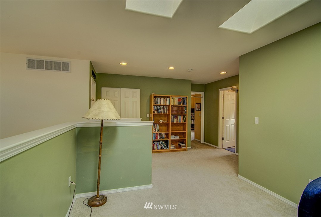 18316 8th Avenue Southeast Bothell, WA 98012 - Photo 17 of 25 Gallery Image 17