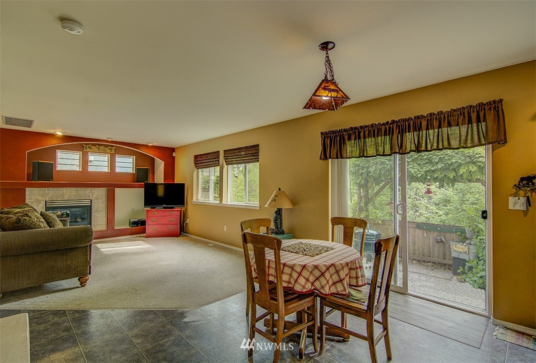 18316 8th Avenue Southeast Bothell, WA 98012 - Photo 9 of 25 Gallery Image 9