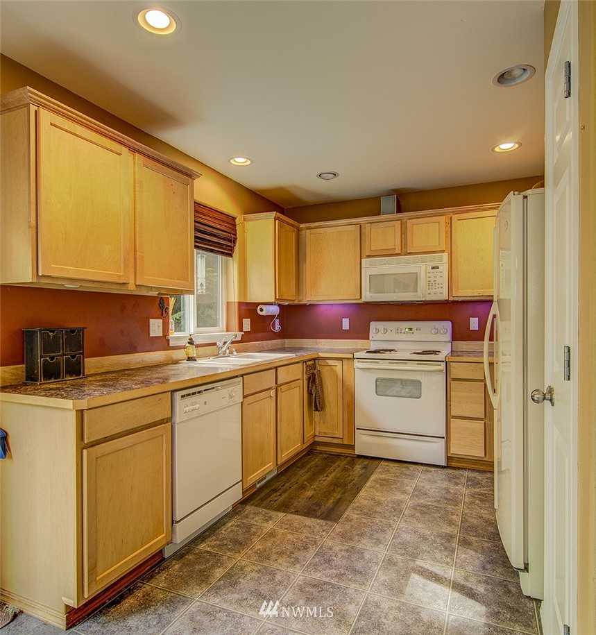 18316 8th Avenue Southeast Bothell, WA 98012 - Photo 10 of 25 Gallery Image 10