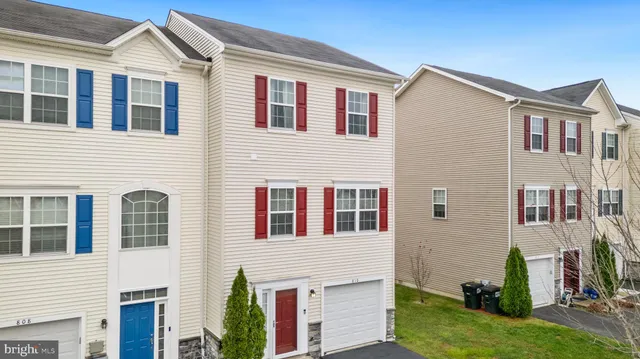$390,000 | 810 Lissicasey Loop, Middletown, DE 19709