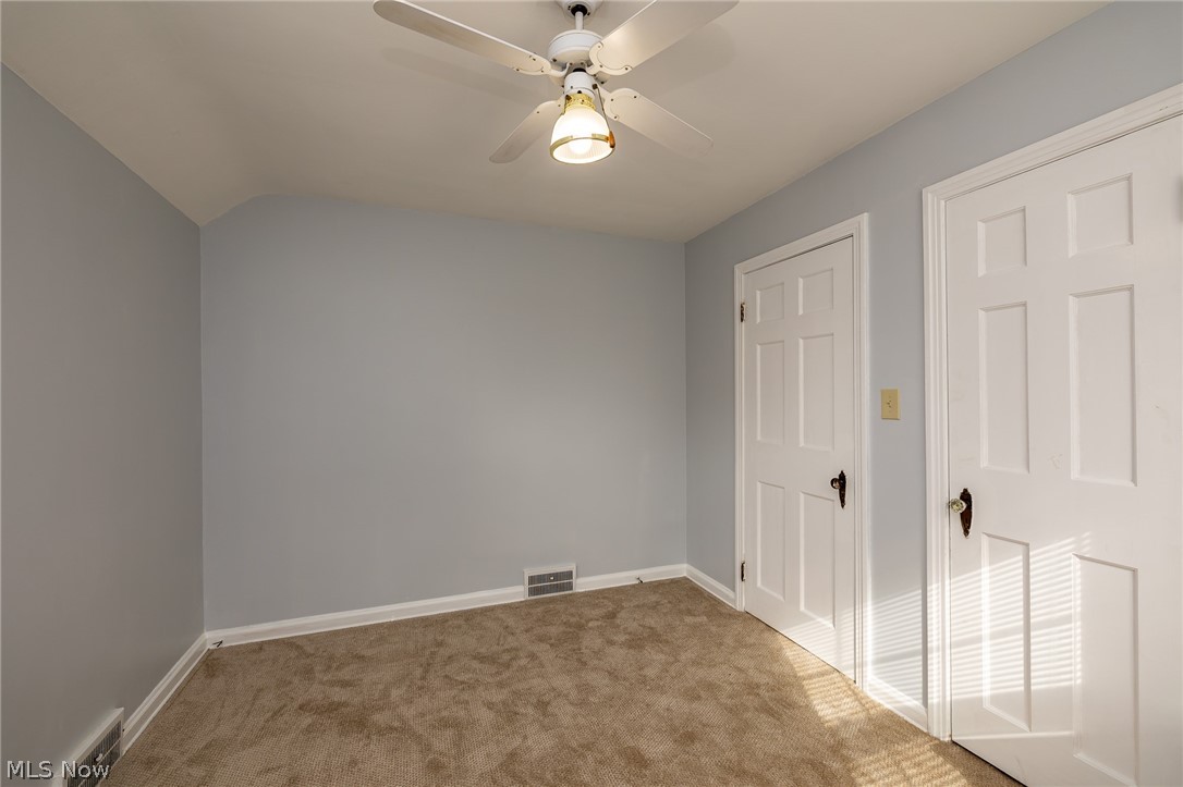 3919 Faversham Road Cleveland, OH 44118 - Photo 22 of 32
