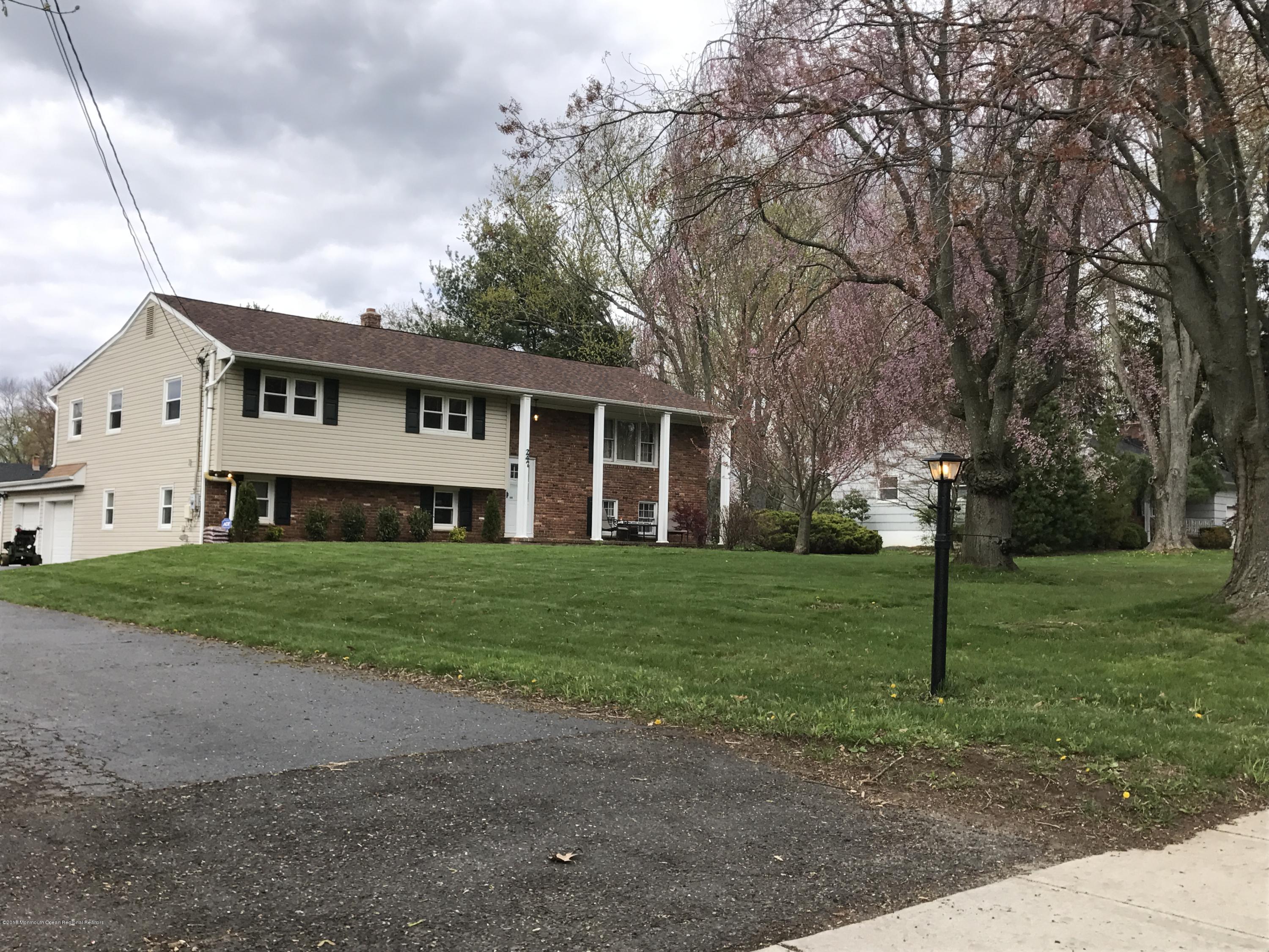 247 Burlington Road Freehold, NJ 07728 - Photo 2 of 23 Driveway