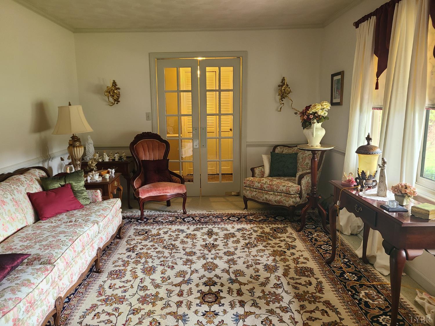733 Morning Star Road Appomattox, VA 24522 - Photo 14 of 33 a living room with furniture and a window