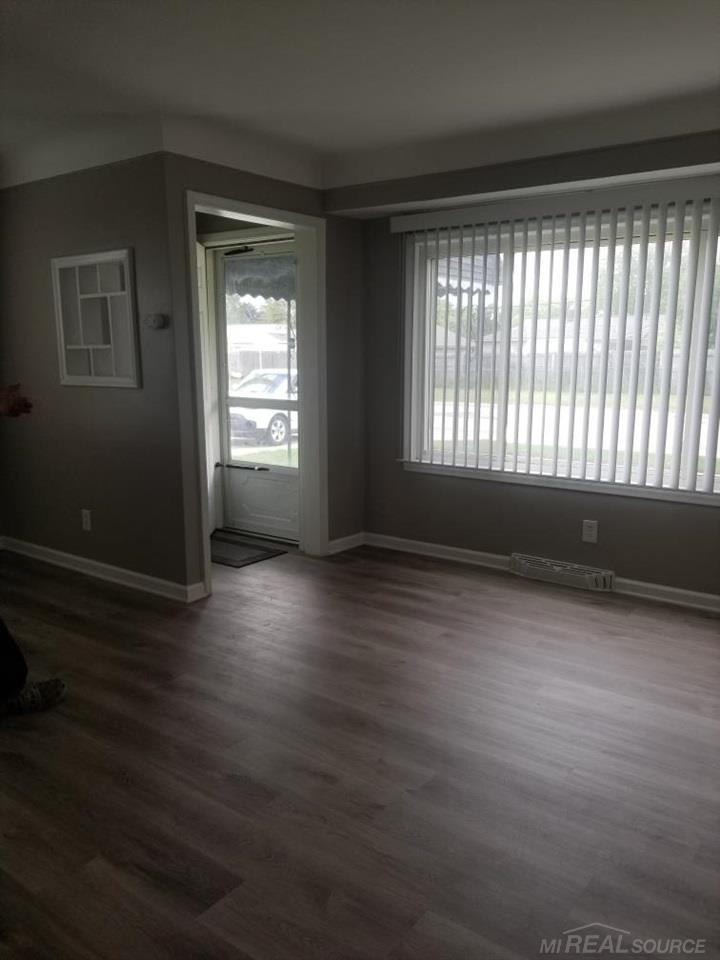 11088 Stephens Road Warren, MI 48089 - Photo 3 of 8
