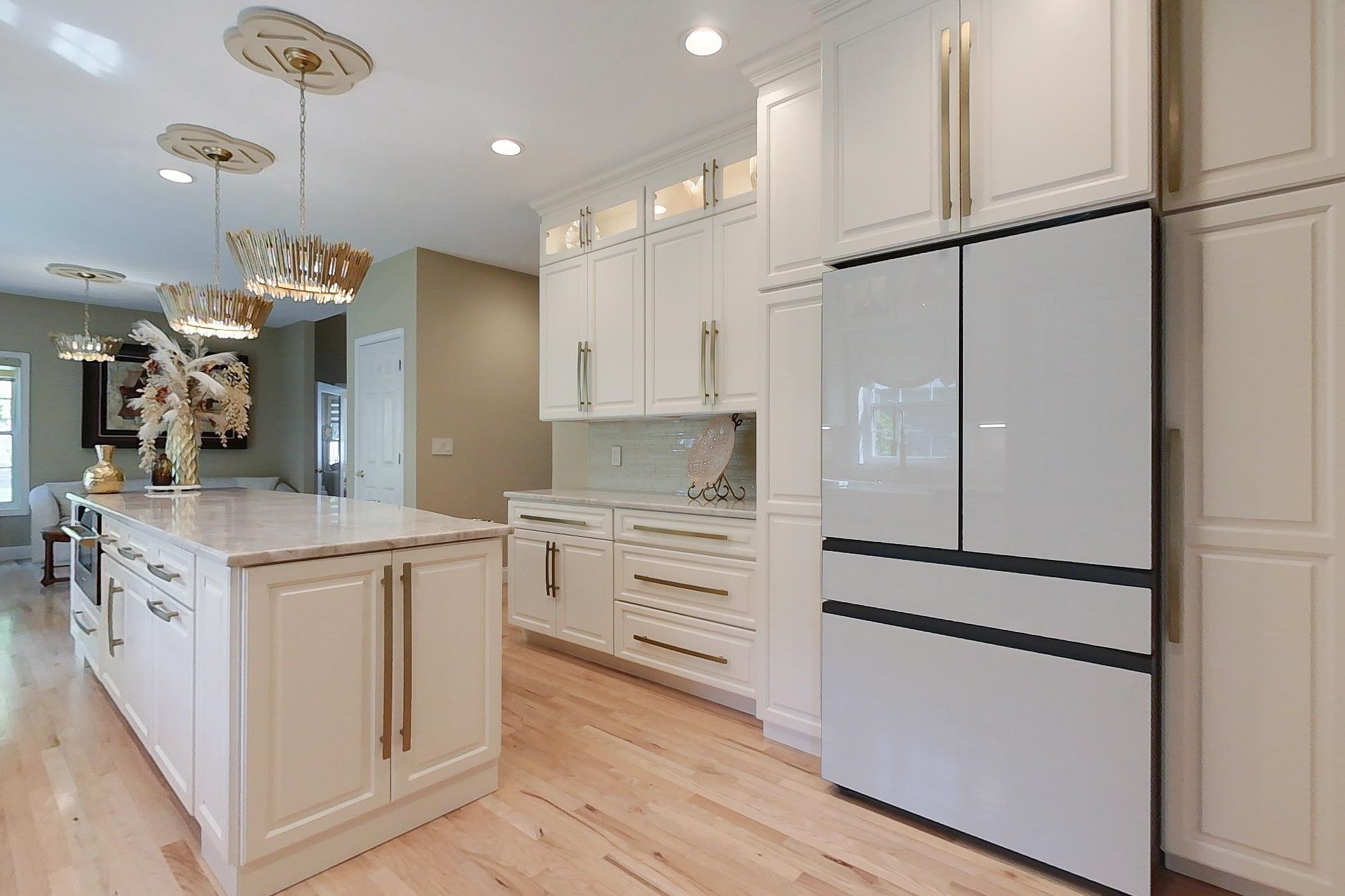 27 Hollow Ridge Drive, Unit 12 Nashua, NH 03062 - Photo 4 of 37