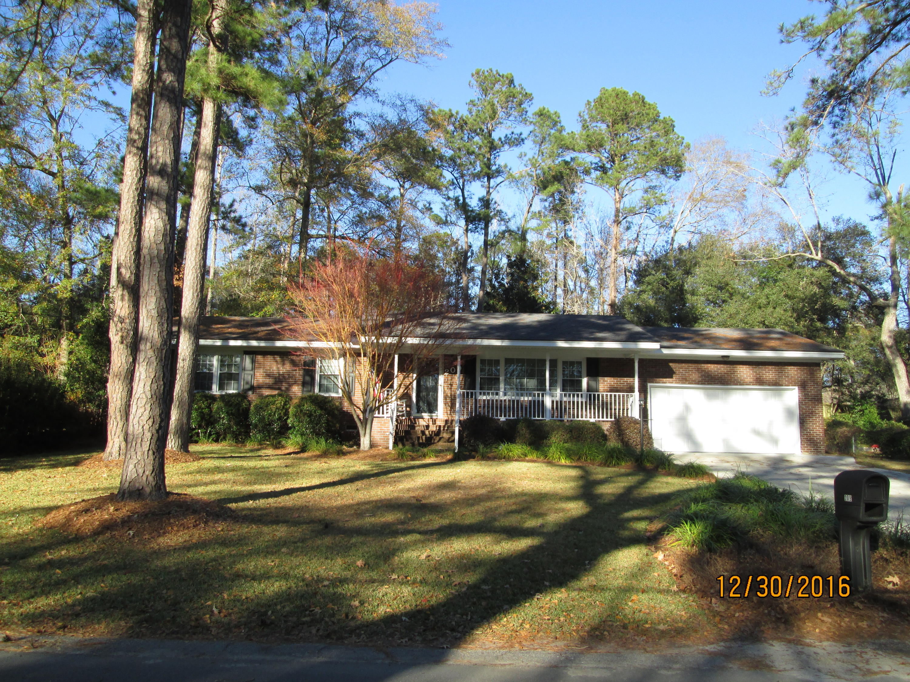 209 Live Oak Road Summerville, SC 29485 - Photo 2 of 28 IMG_2076