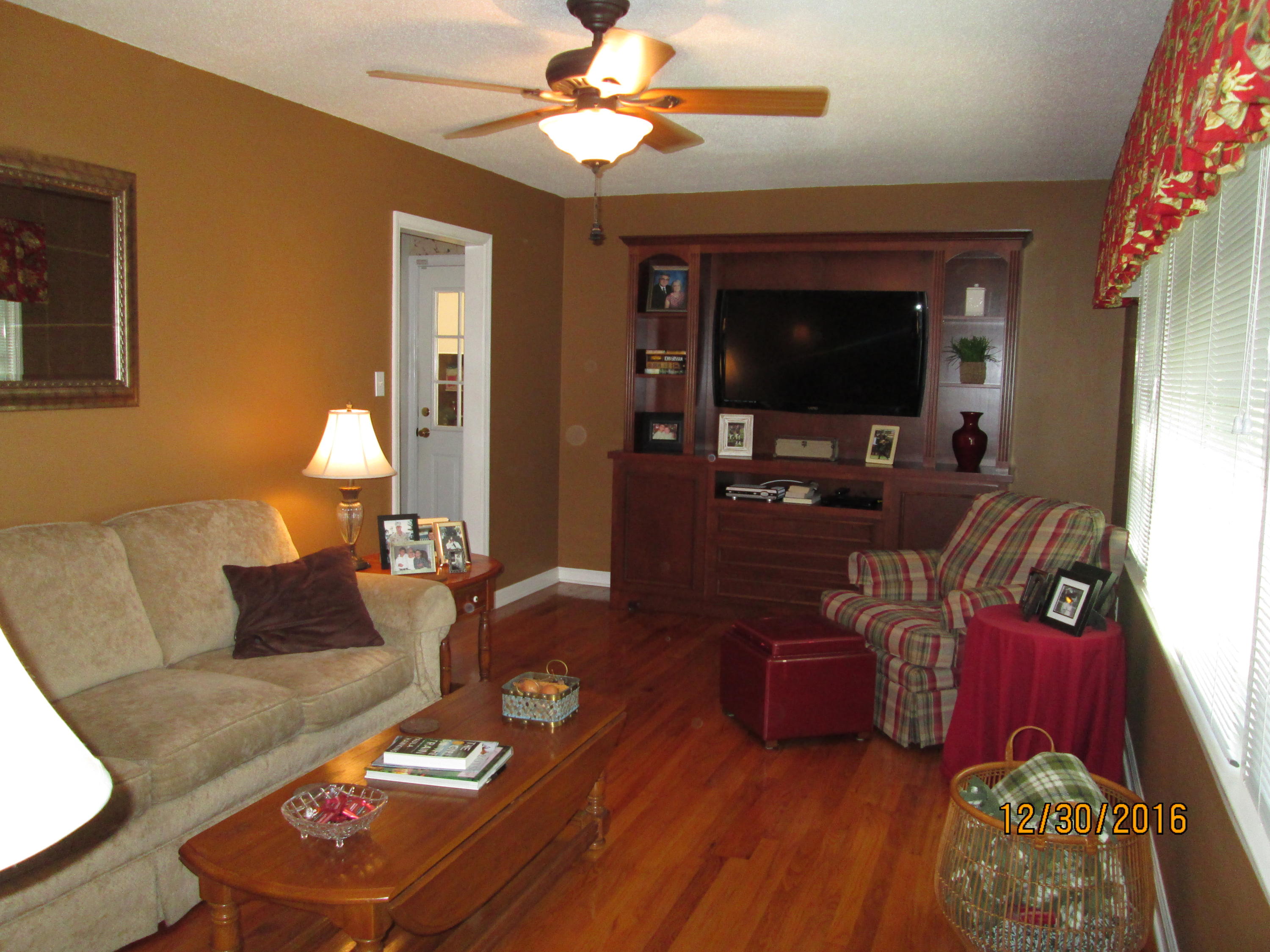209 Live Oak Road Summerville, SC 29485 - Photo 3 of 28 IMG_2048
