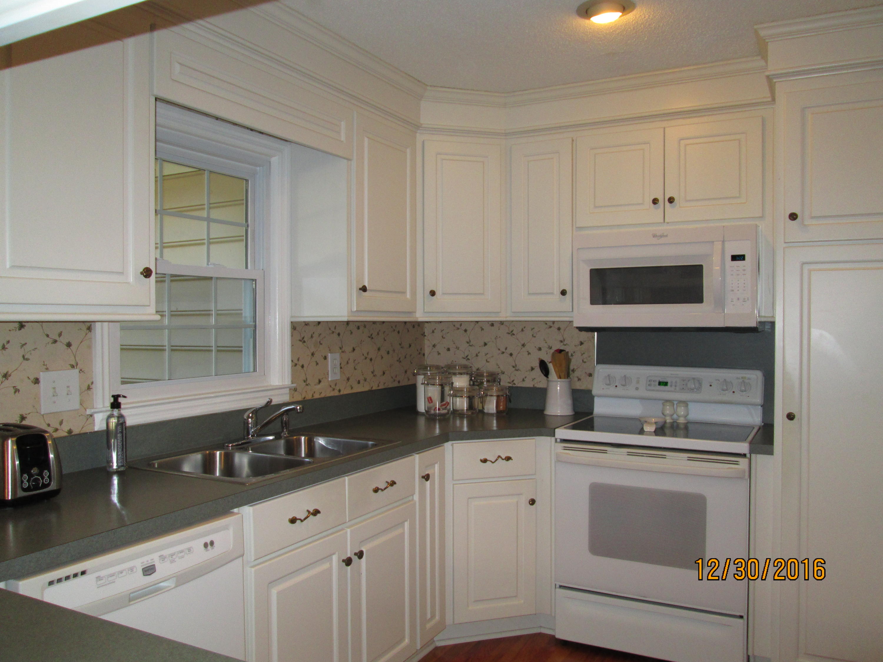 209 Live Oak Road Summerville, SC 29485 - Photo 7 of 28 IMG_2052