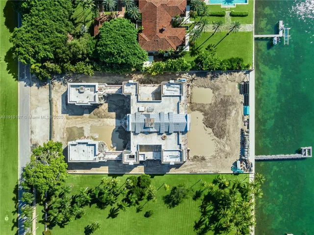 $200,000,000 | 7 Indian Creek Island Road, Miami Beach, FL 33154