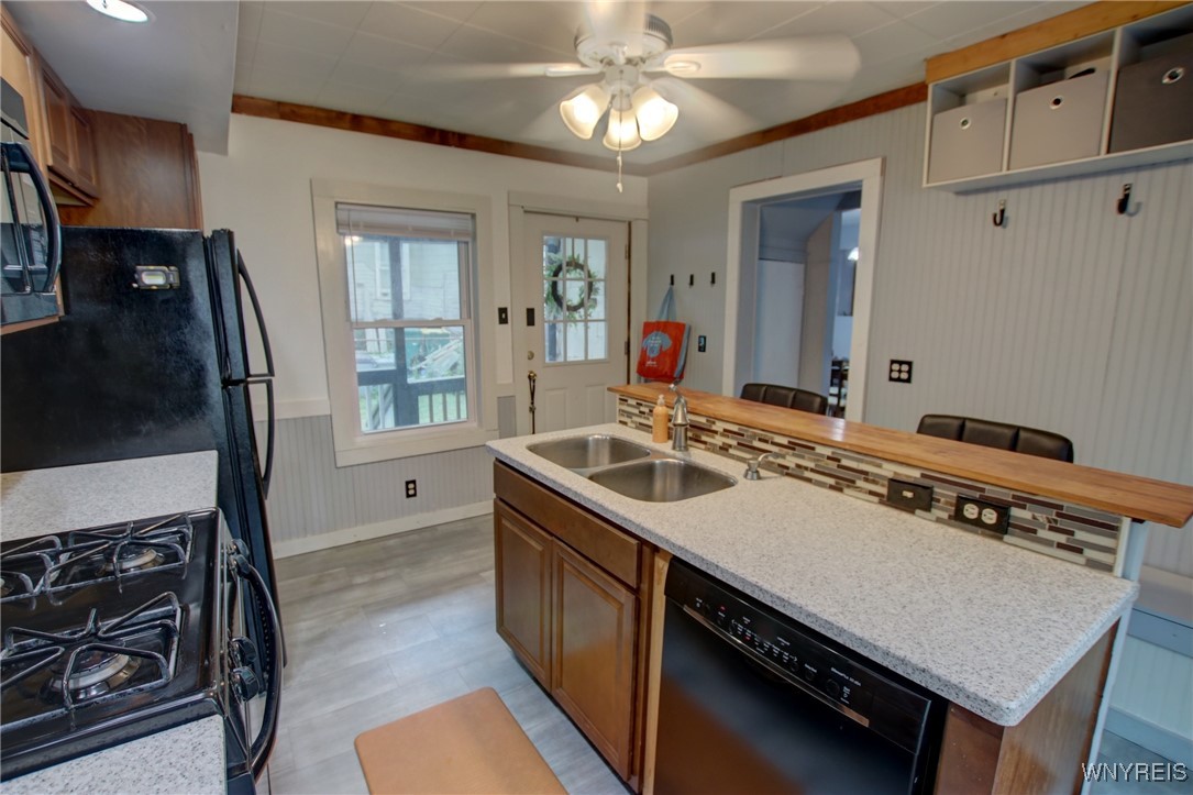 2020 Lakeview Road Lake View, NY 14085 - Photo 6 of 38