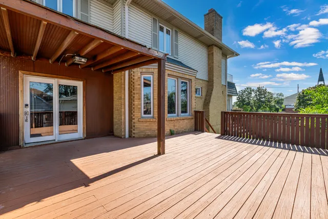 $4,000 | 1420 Oakton Street, Park Ridge, IL 60068