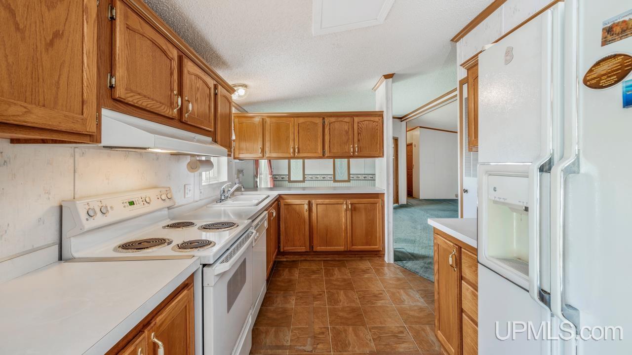W5421 Ranch Road Norway, MI 49870 - Photo 8 of 30