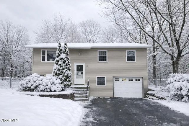 $260,000 | 23 Burning Pines Drive, Ballston Spa, NY 12020