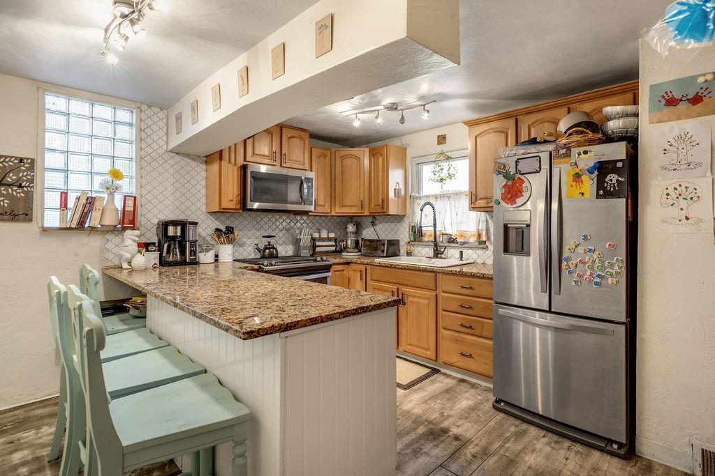 360 Spruce Run Road Pittsburgh, PA 15202 - Photo 3 of 14 Kitchen 1