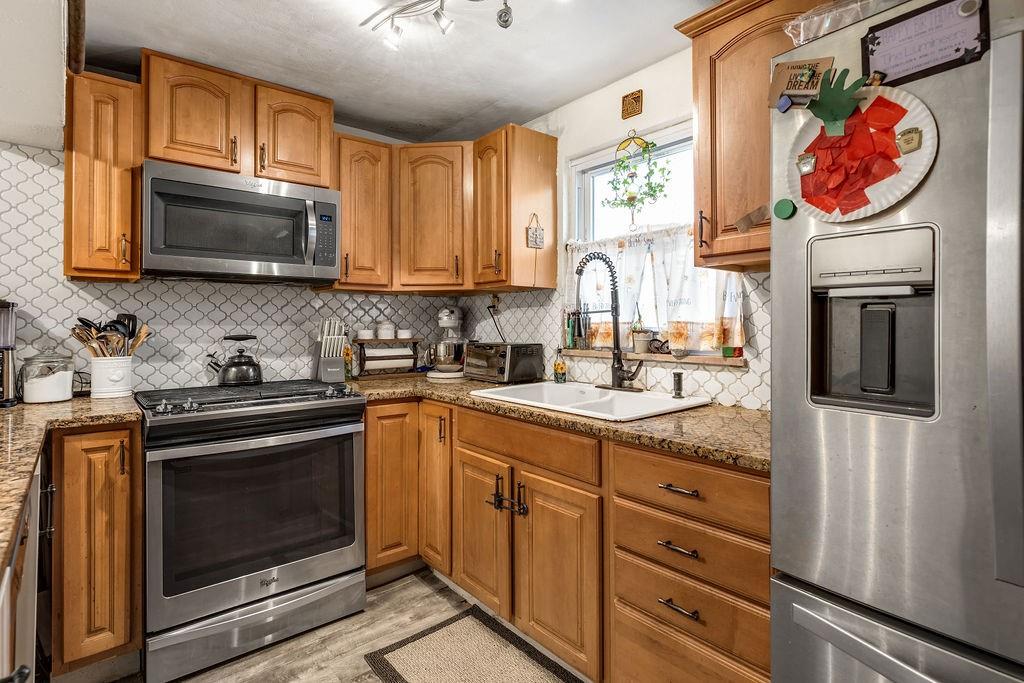 360 Spruce Run Road Pittsburgh, PA 15202 - Photo 4 of 14 Kitchen 2