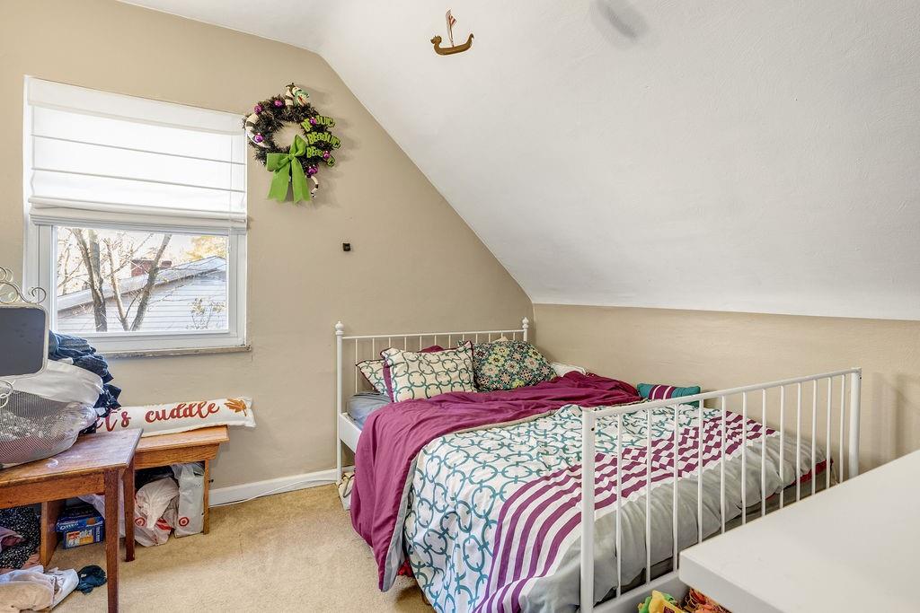 360 Spruce Run Road Pittsburgh, PA 15202 - Photo 10 of 14 Upper Level Bedroom 3