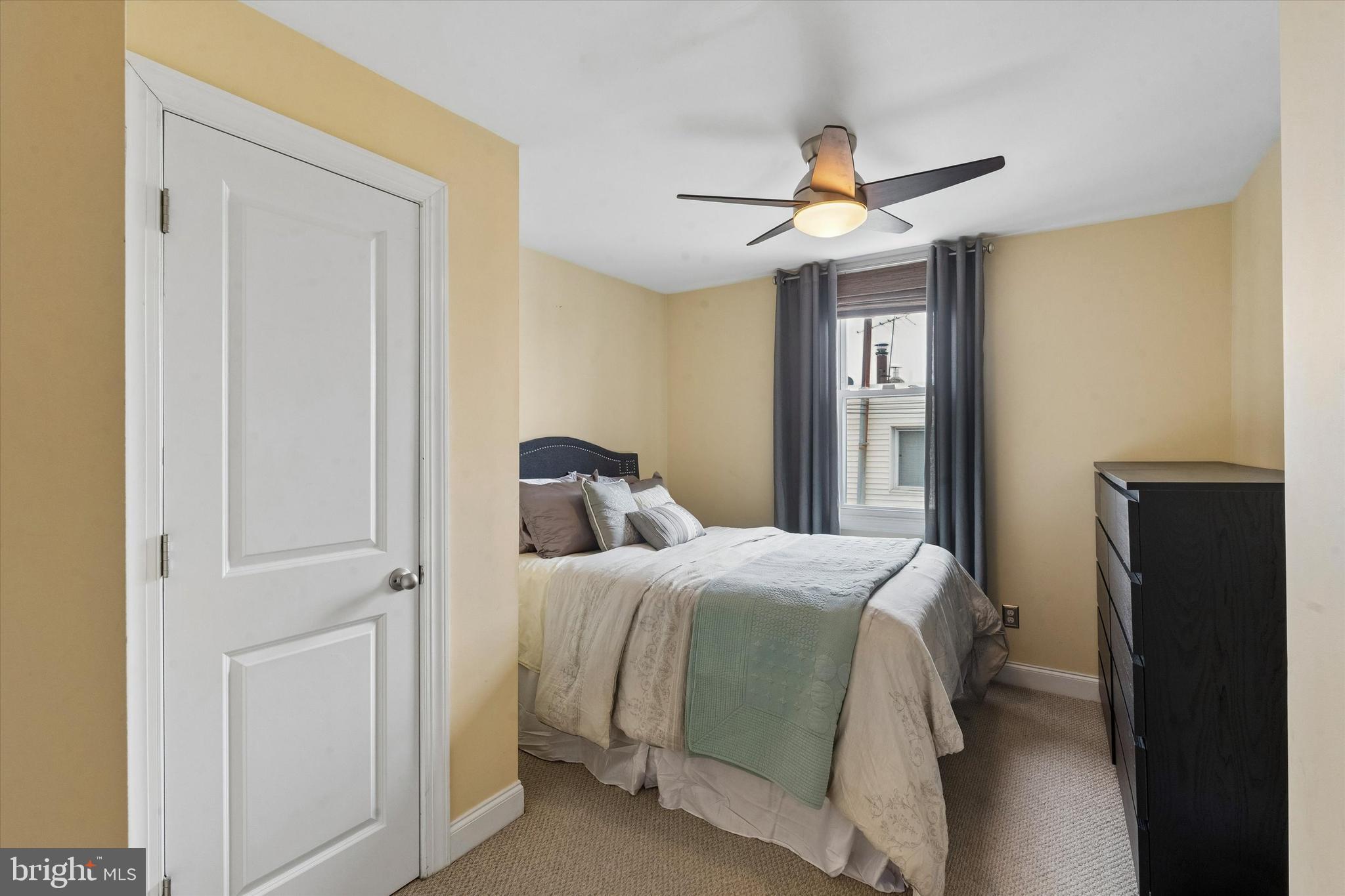 912 Jackson Street Philadelphia, PA 19148 - Photo 14 of 25 Guest Bedroom