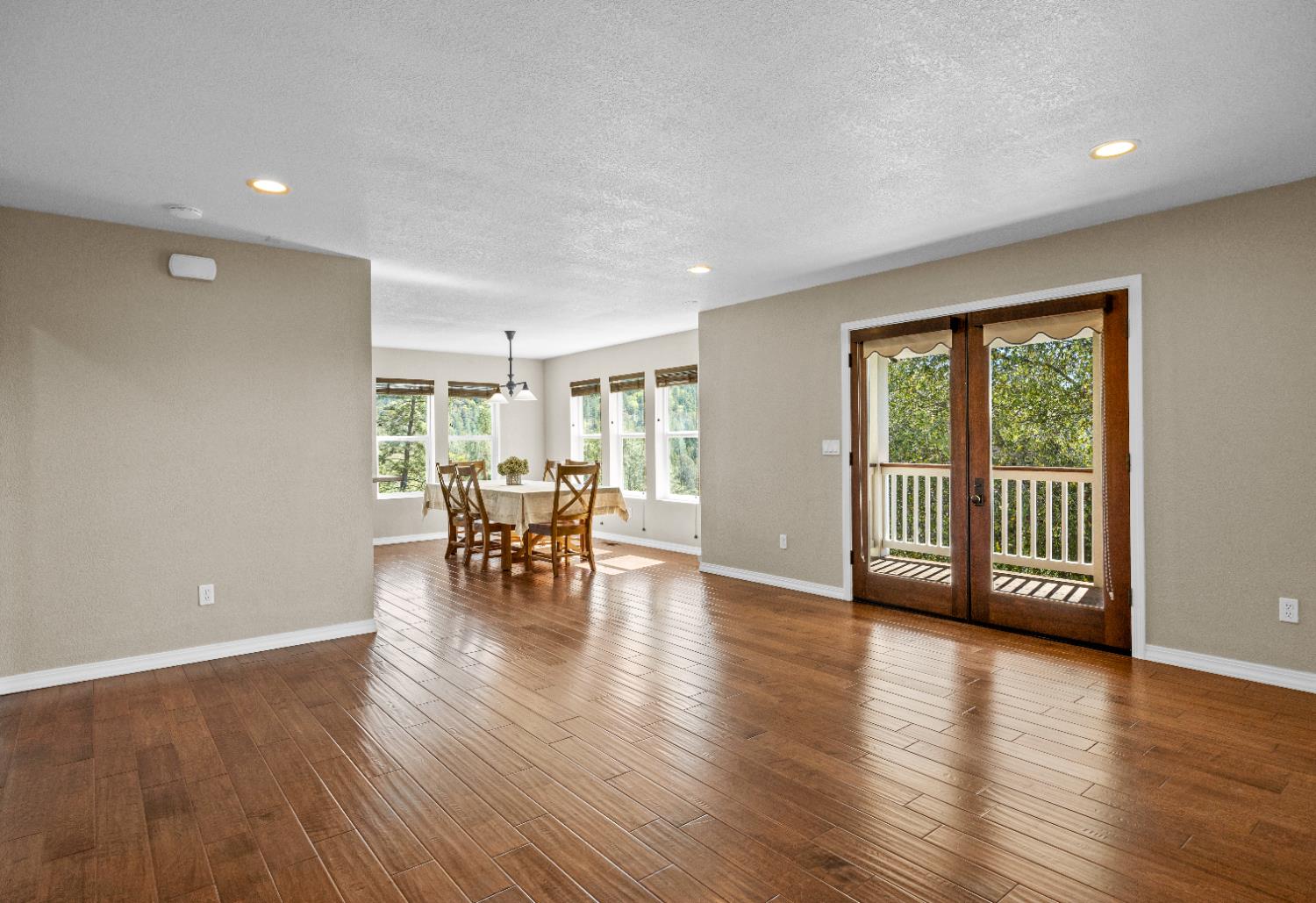 18450 Sugar Loaf Road Jackson, CA 95642 - Photo 11 of 58 main living/great room