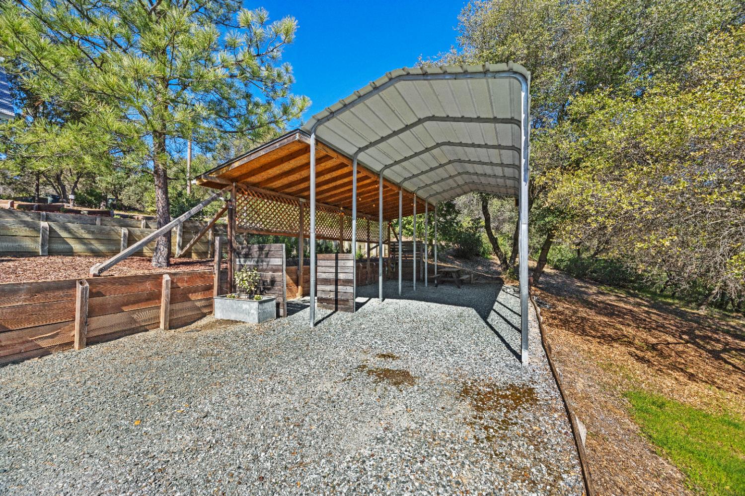 18450 Sugar Loaf Road Jackson, CA 95642 - Photo 41 of 58 covered RV parking