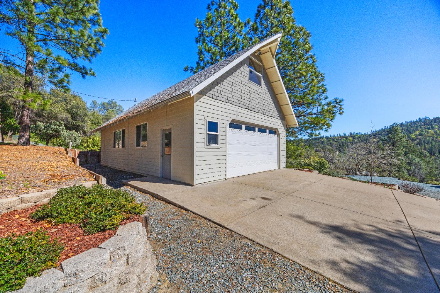 18450 Sugar Loaf Road Jackson, CA 95642 - Photo 49 of 58 pull through garage