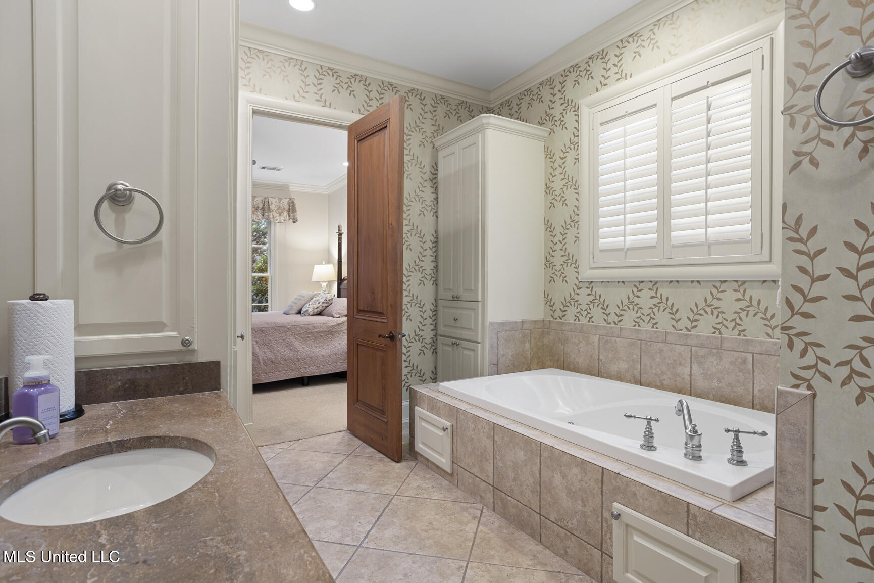 6 Arlington Park Jackson, MS 39211 - Photo 21 of 43 6 Arlington Park-36