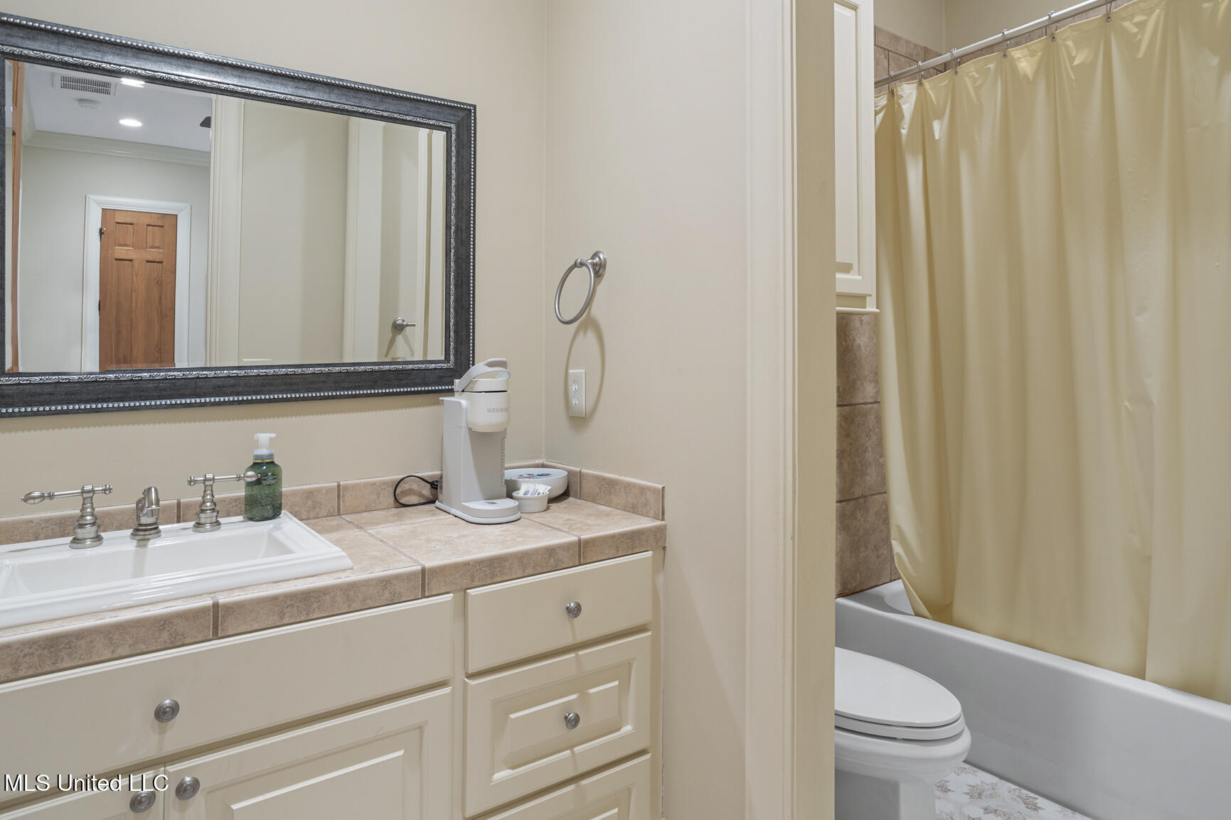 6 Arlington Park Jackson, MS 39211 - Photo 33 of 43 6 Arlington Park-5