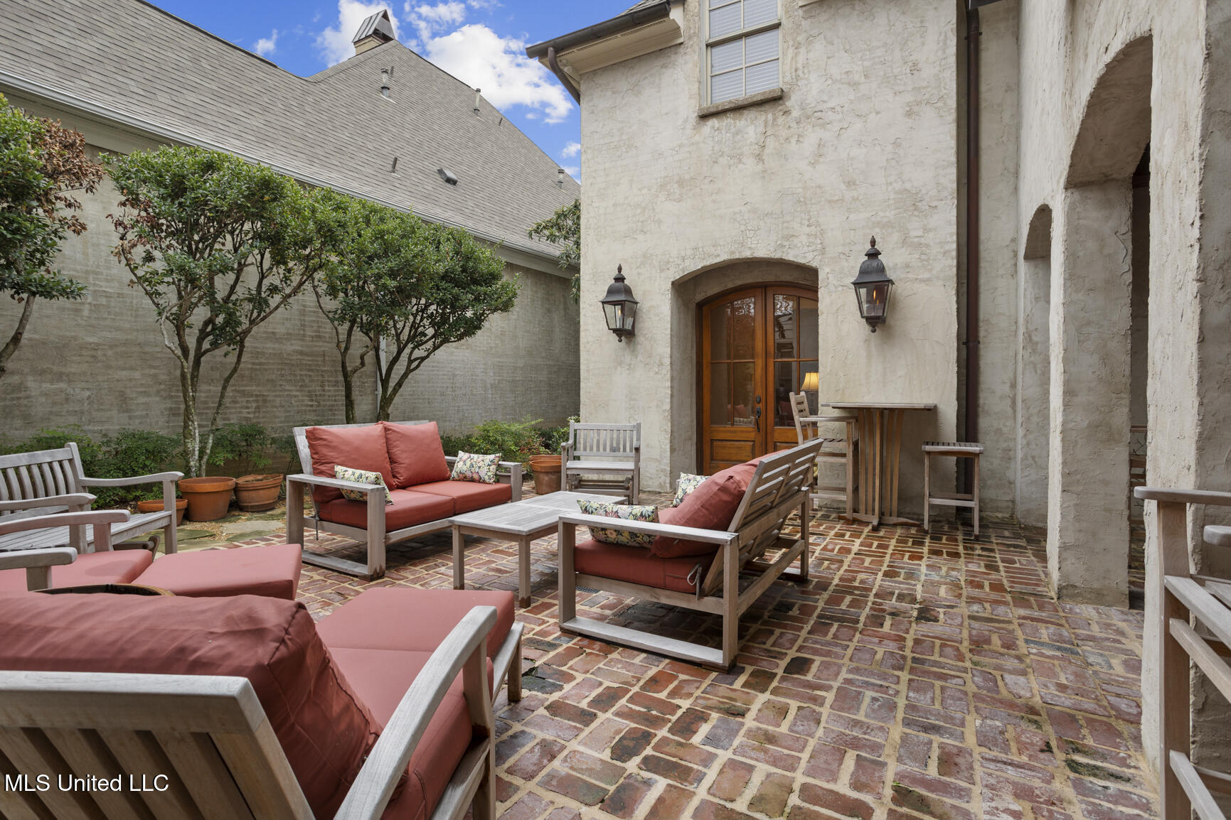 6 Arlington Park Jackson, MS 39211 - Photo 4 of 43 6 Arlington Park-7