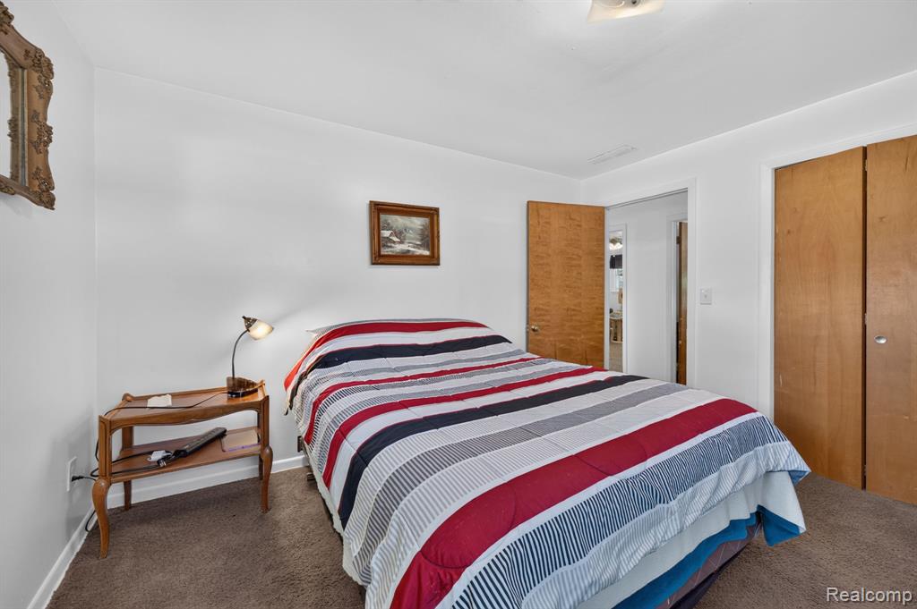 5233 Torrey Road Flint, MI 48507 - Photo 23 of 45