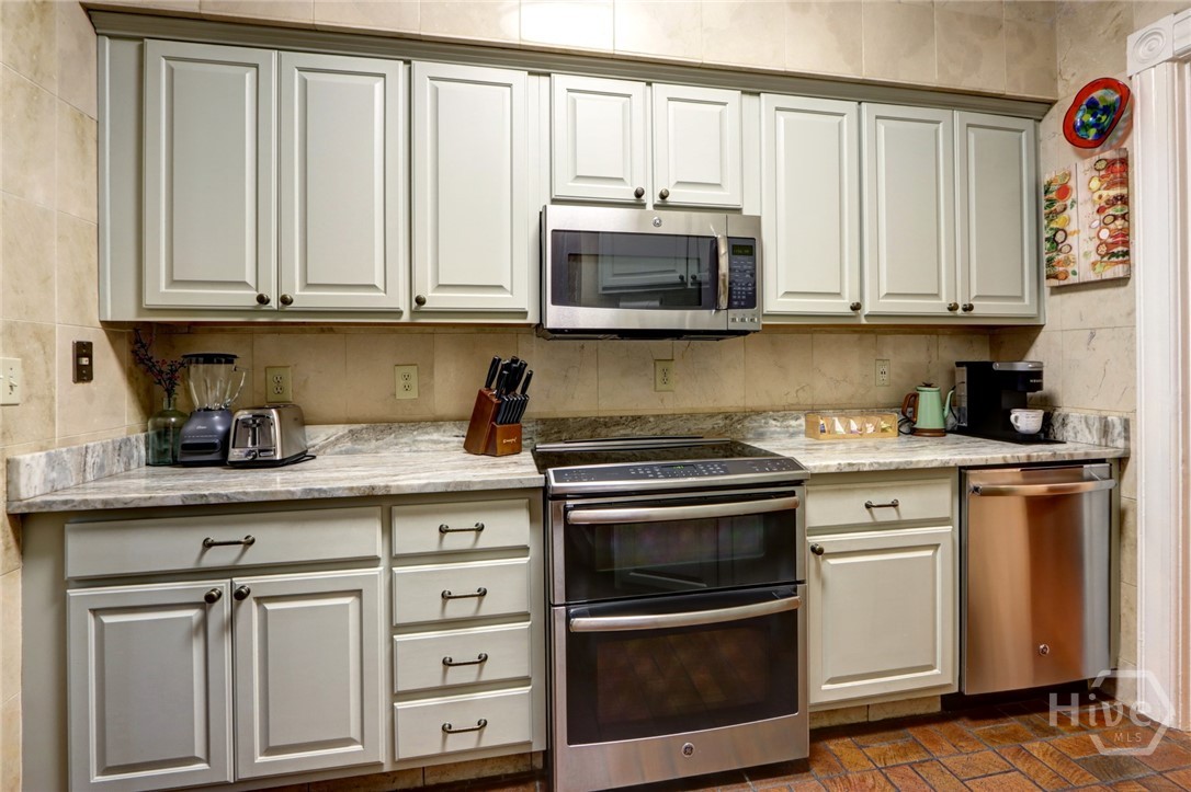 220 East State Street Savannah, GA 31401 - Photo 19 of 62