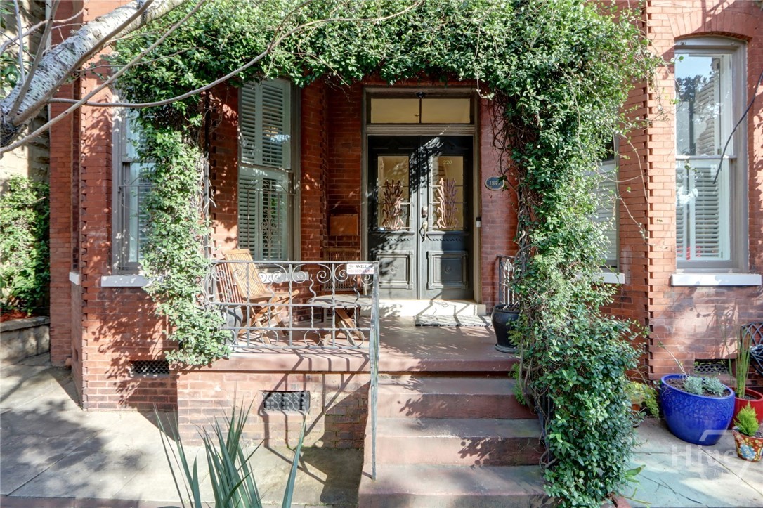 220 East State Street Savannah, GA 31401 - Photo 2 of 62