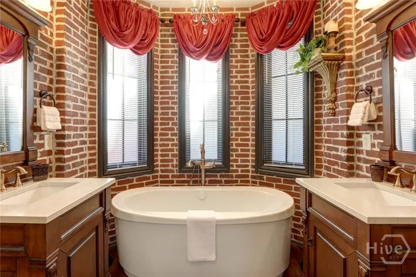 $1,798,000 | 220 East State Street, Savannah, GA 31401