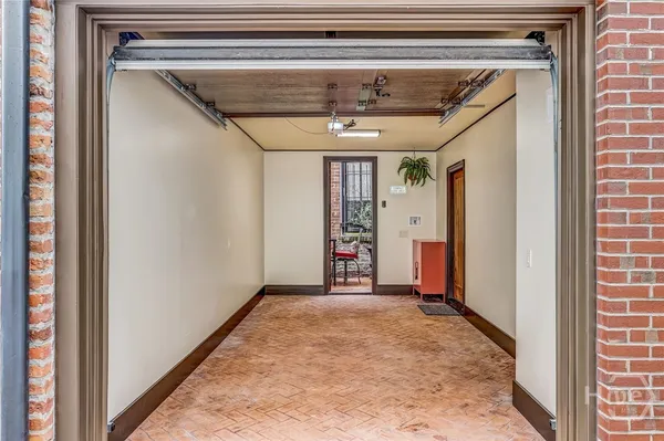 $1,798,000 | 220 East State Street, Savannah, GA 31401