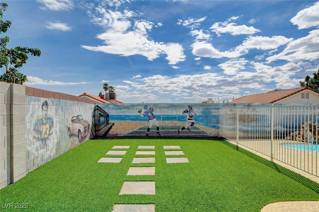 1118 Olmo Way Boulder City, NV 89005 - Photo 27 of 45 View of yard