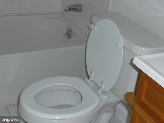7606 Bentree Road Fort Washington, MD 20744 - Photo 5 of 12 Bath