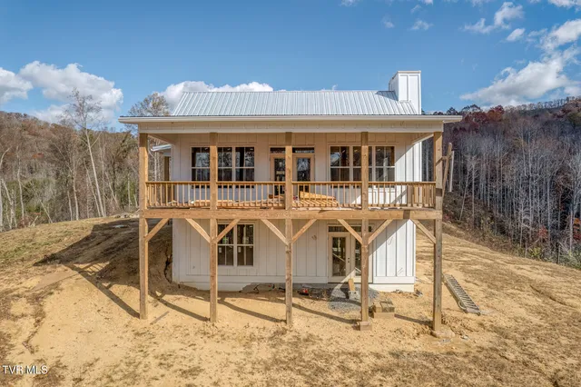 $850,000 | 169 Teaberry Road, Roan Mountain, TN 37687