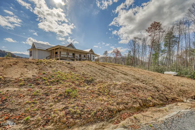 $850,000 | 169 Teaberry Road, Roan Mountain, TN 37687