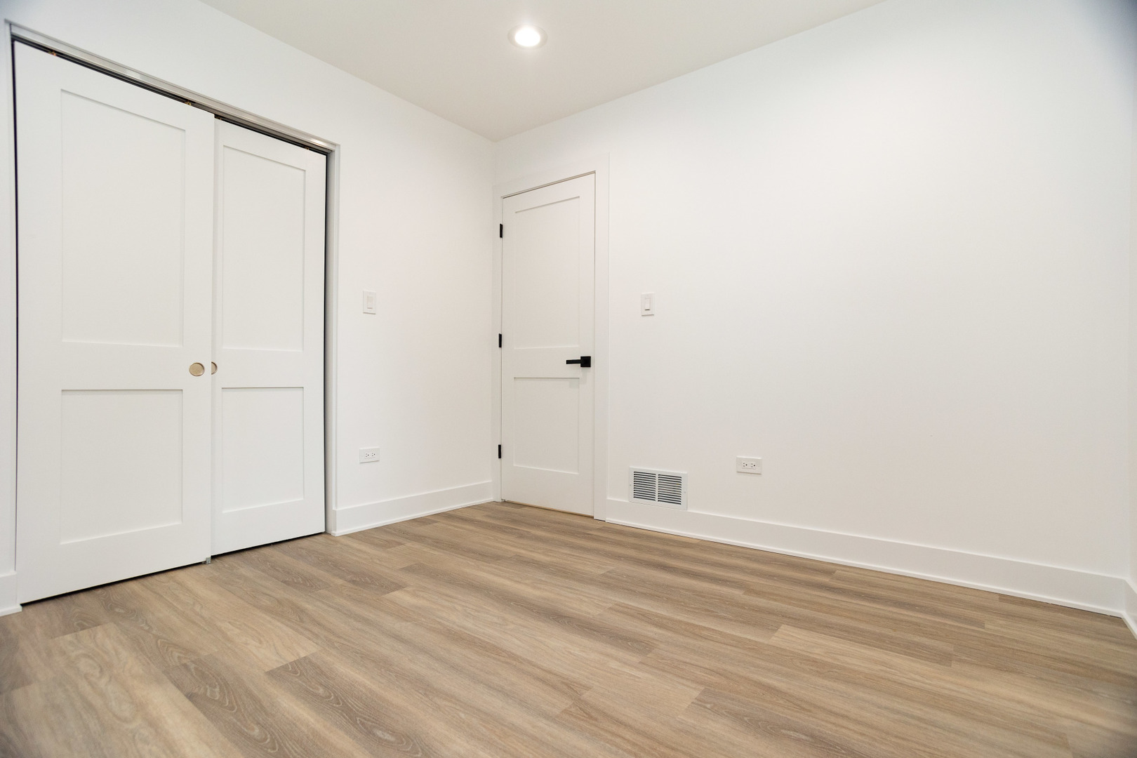 1723 West Pierce Avenue, Unit 1 Chicago, IL 60622 - Photo 12 of 24 a view of room with wooden floor