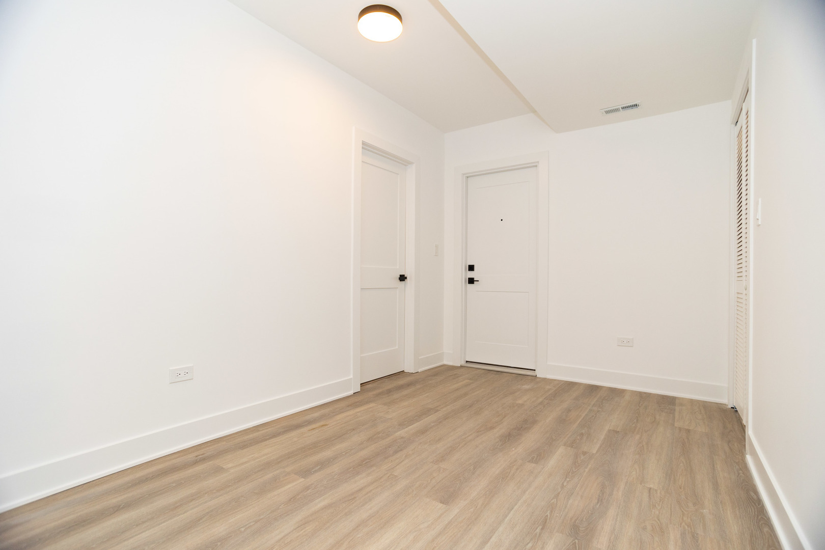 1723 West Pierce Avenue, Unit 1 Chicago, IL 60622 - Photo 16 of 24 a view of an empty room