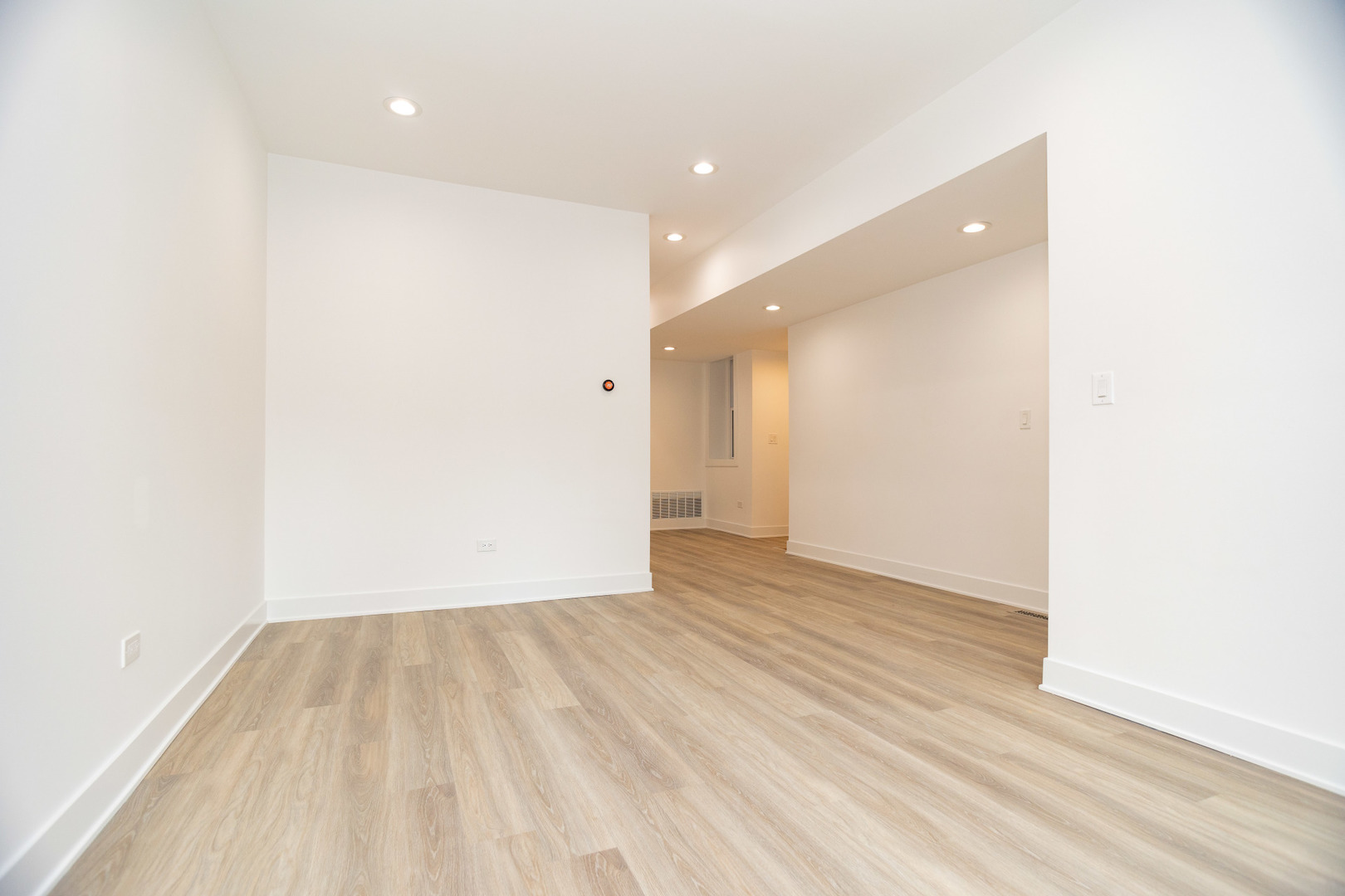 1723 West Pierce Avenue, Unit 1 Chicago, IL 60622 - Photo 5 of 24 a view of an empty room