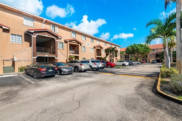 $2,800 | 17425 Northwest 75th Place, Unit 106, Hialeah, FL 33015