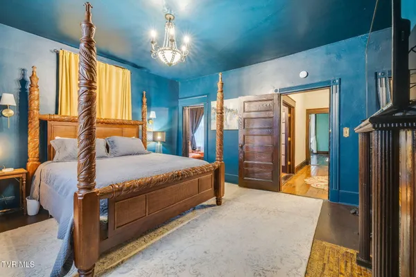 $462,500 | 211 Johnson Street, Bristol, VA 24201