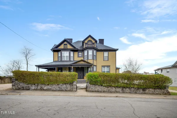 $462,500 | 211 Johnson Street, Bristol, VA 24201