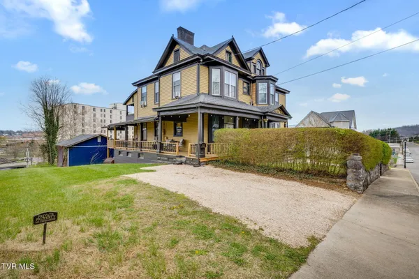 $462,500 | 211 Johnson Street, Bristol, VA 24201