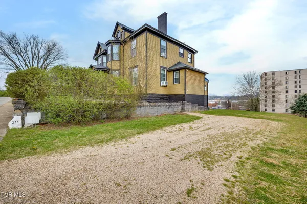 $462,500 | 211 Johnson Street, Bristol, VA 24201