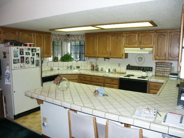 8468 Ritts Mill Road Shingletown, CA 96088 - Photo 10 of 14 Breakfast Bar
