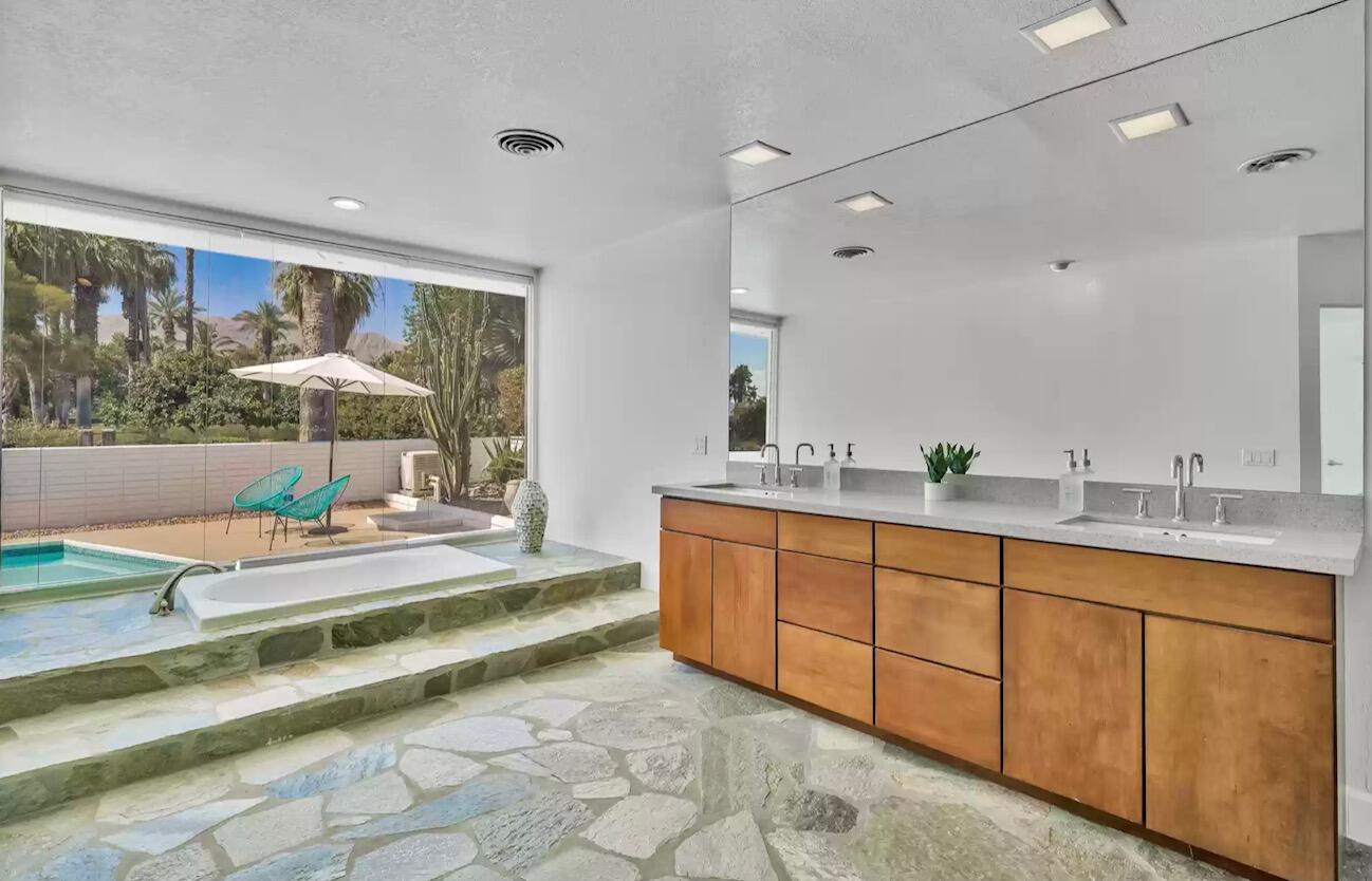 71467 Country Club Drive Rancho Mirage, CA 92270 - Photo 43 of 49 primary bath